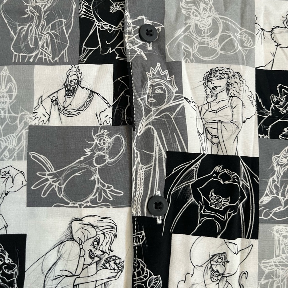 •Disney Villains Camp Shirt• - Picture 4 of 7